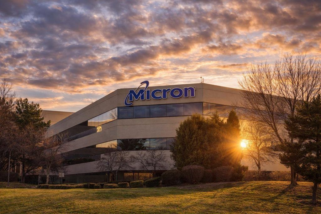 Micron stock drops 2% into year-end close as chip rally cools — what investors watch next