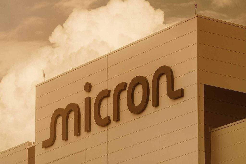 Micron stock swings, ends higher as Taiwan fab buy plan meets $450 target call