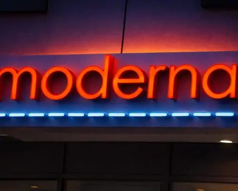 Moderna Stock (MRNA) News, Forecasts and Analysis: CEPI Bird Flu Funding, FDA Scrutiny and the 2026 Outlook (Dec. 20, 2025)