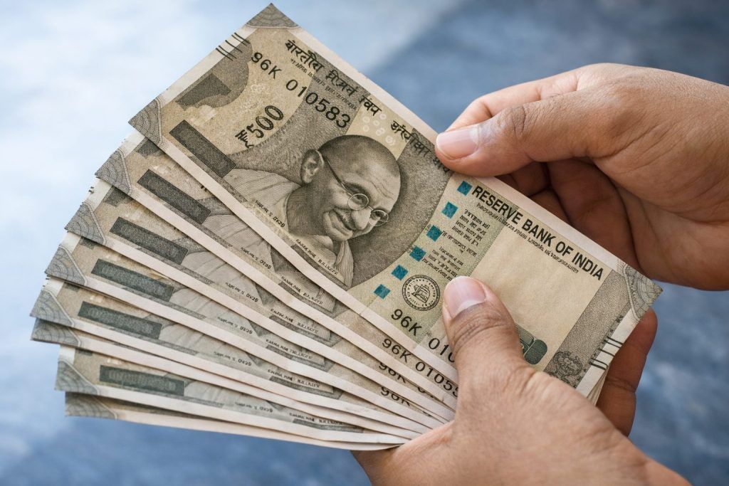 Najnowsze informacje o 8. Komisji Płacowej (22 grudnia 2025): Oczekiwane podwyżki wynagrodzeń, współczynnik dopasowania, terminy wypłaty zaległości oraz ważne informacje dla emerytów i rencistów