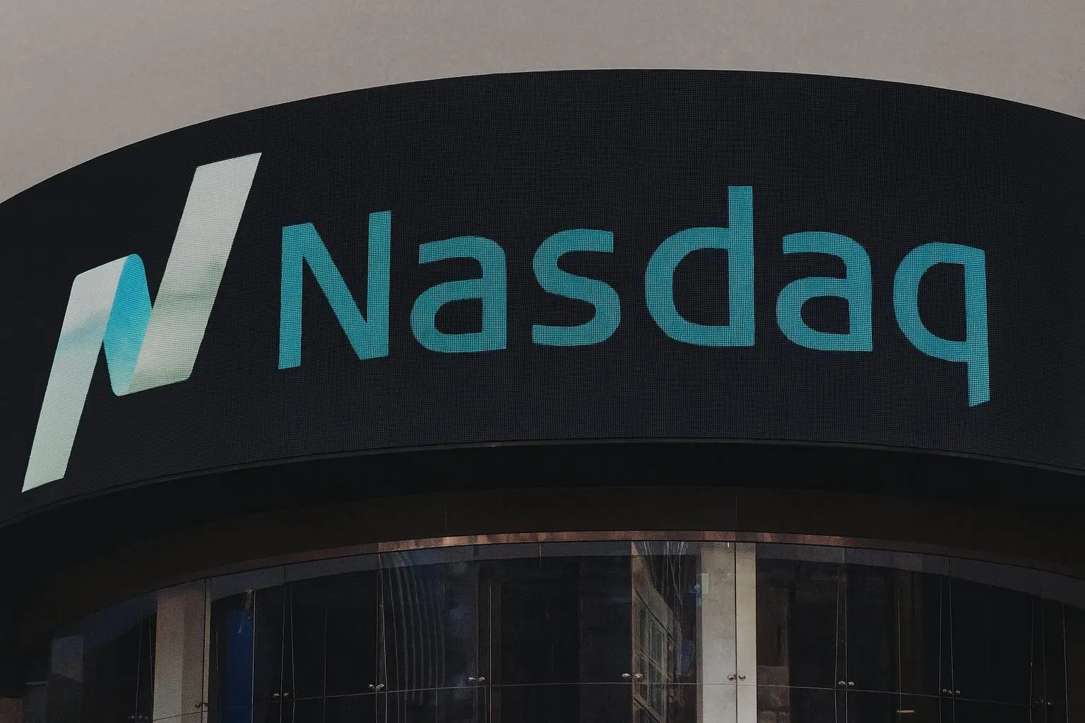 Nasdaq World Indices Weekly Wrap: AI Bubble Jitters, New Global Benchmarks and Rate‑Cut Hopes (Dec. 5–7, 2025)