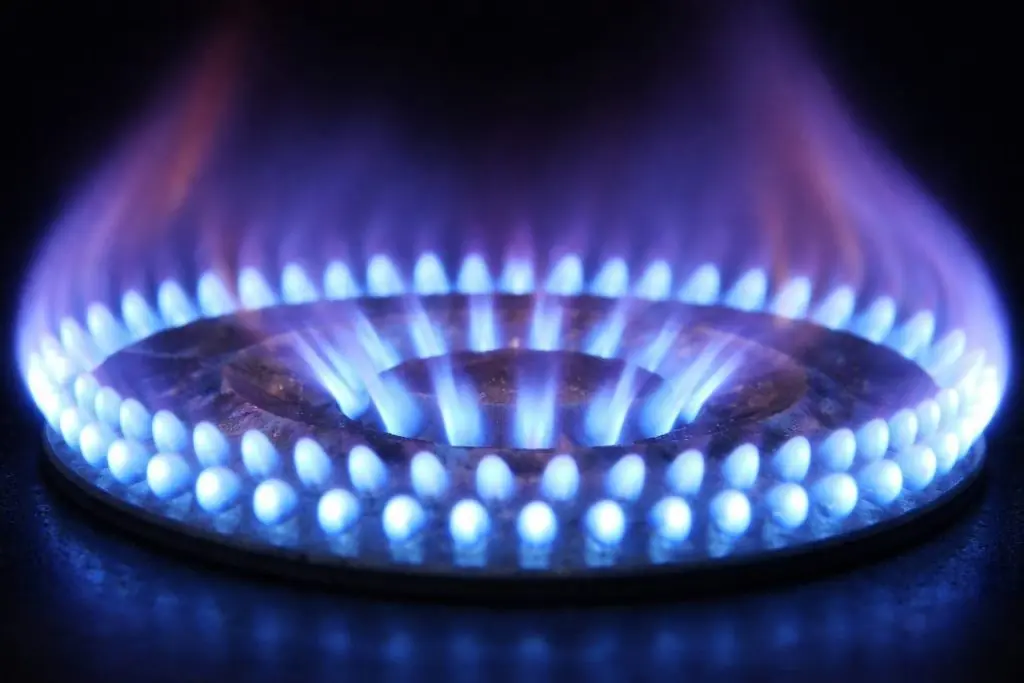 Natural gas price ETF UNG rebounds premarket as colder forecasts lift futures — what to watch next