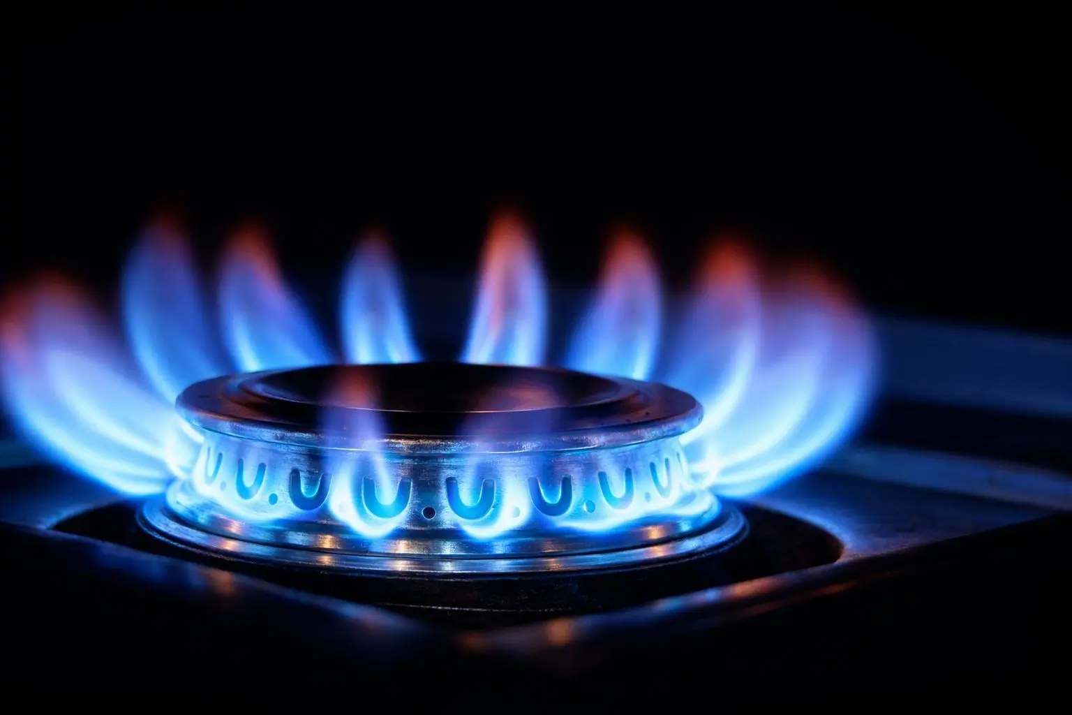 Natural Gas Price Today at 2:00 PM ET, Dec. 18, 2025: NYMEX Slips Below $4 After EIA Storage Draw, Warm Forecasts and LNG Crosscurrents