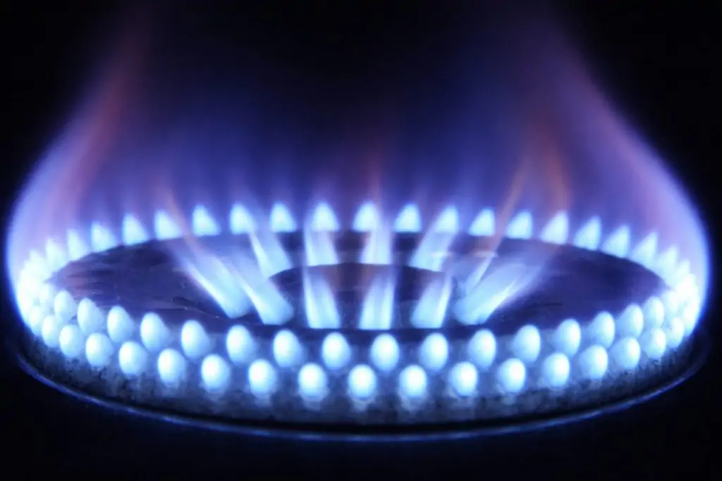 Natural Gas Price Today (Dec. 18, 2025, 10:31 a.m. ET): Henry Hub Near $4.12 as EIA Reports 167 Bcf Storage Draw; Europe TTF Edges Higher on Colder Outlook