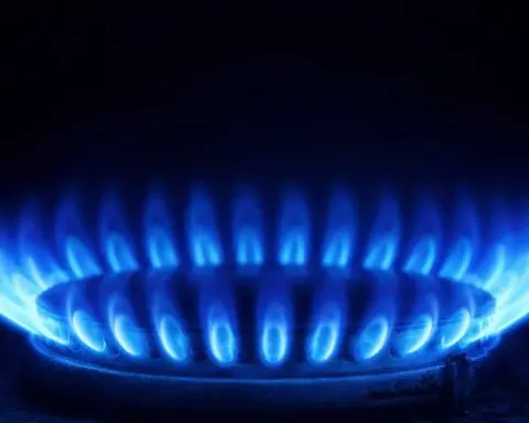 Natural Gas Price Today: Henry Hub Slides to a 7‑Week Low as Warm Forecasts Cap Winter Risk (Dec. 19, 2025 — 1:18 edition)