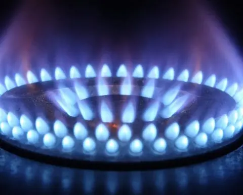 Natural Gas Today (5:02 Edition), Dec. 22, 2025: Henry Hub Slides Toward $4 as Warm Forecasts Cap Rally; Europe Tracks Storage; Australia Tightens Domestic Supply Rules