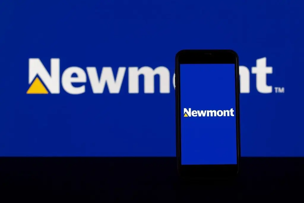 Newmont Stock (NEM) Near Record Highs: Latest News, Analyst Targets and 2025–2026 Forecast
