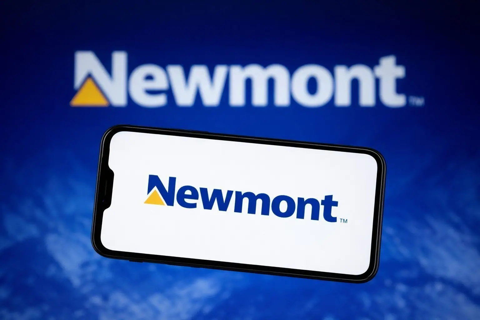 Newmont Stock Soars on Gold Rally: Latest NEM News, Analyst Forecasts and 2026 Outlook (10 December 2025)