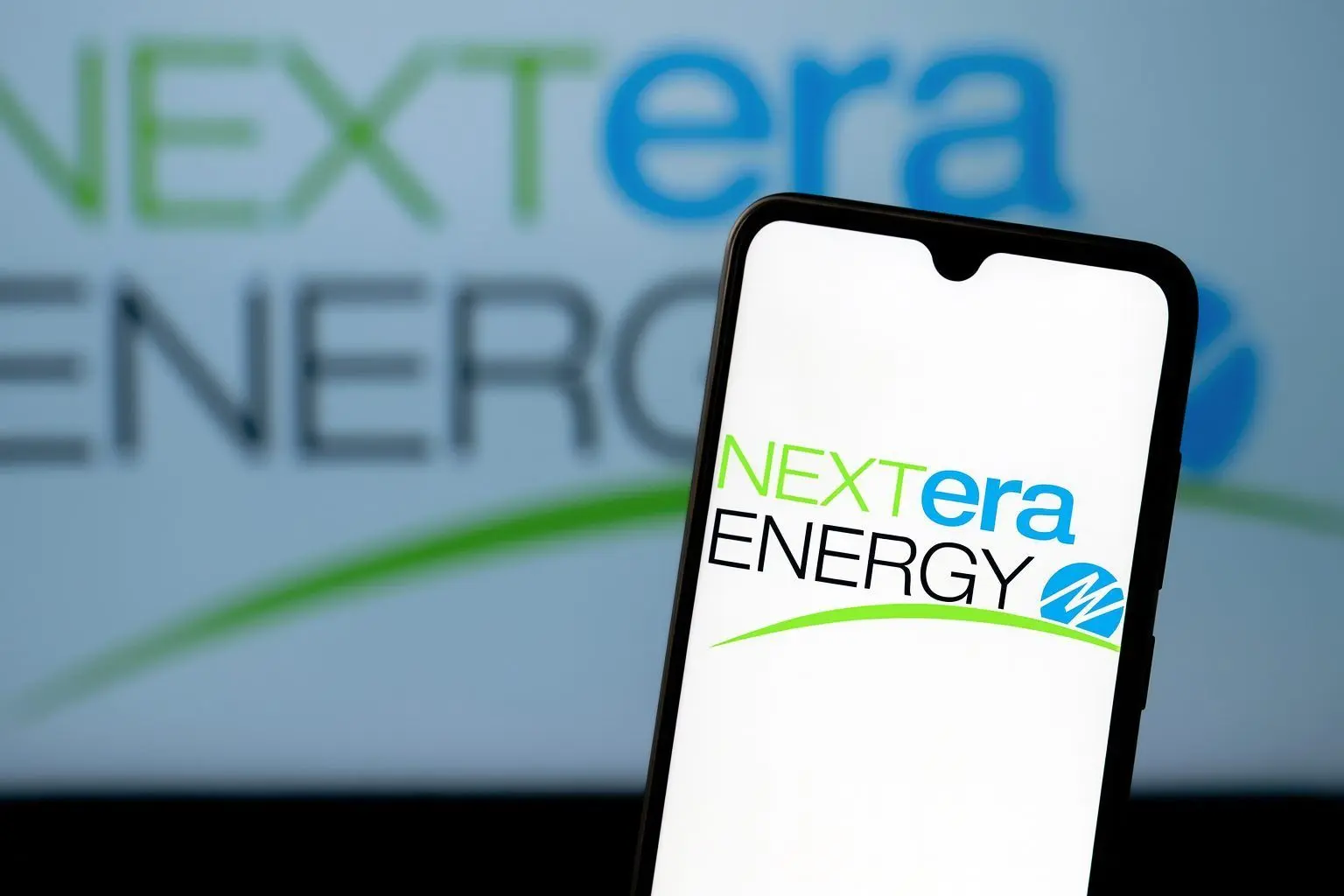 NextEra Energy (NEE) Stock: AI Data Center Boom and 8% EPS Growth Target Power December 2025 Outlook