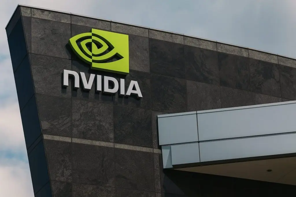 Nvidia Stock (NVDA) Rallies on AI Lab Deal and Export-Rule Win: Fresh News, Forecasts and 2025 Outlook