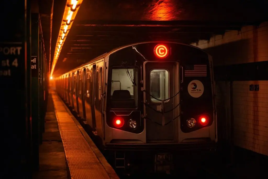 NYC Subway’s New ‘Modern Fare Gates’ Roll Out: AI Cameras, Blasting Alarms, and a Viral Broadway–Lafayette Incident