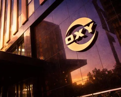 Occidental Petroleum (OXY) Stock News Today: Oil-Price Bounce, OxyChem Sale Countdown, Analyst Targets, and the 2026 Outlook (Dec. 18, 2025)