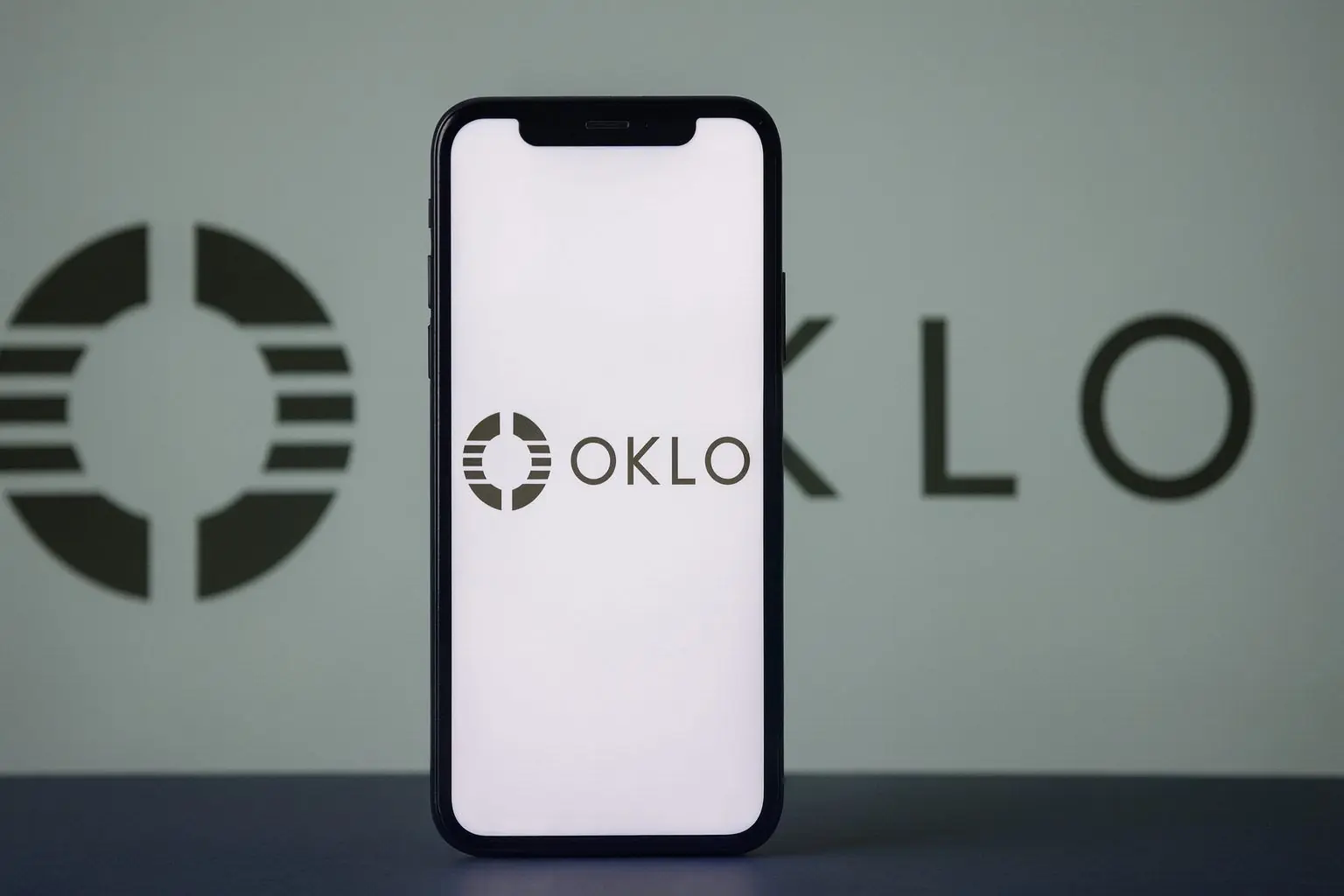 Oklo (OKLO) Stock in December 2025: Siemens Deal, DOE Breakthrough and a Nuclear-AI Roller Coaster