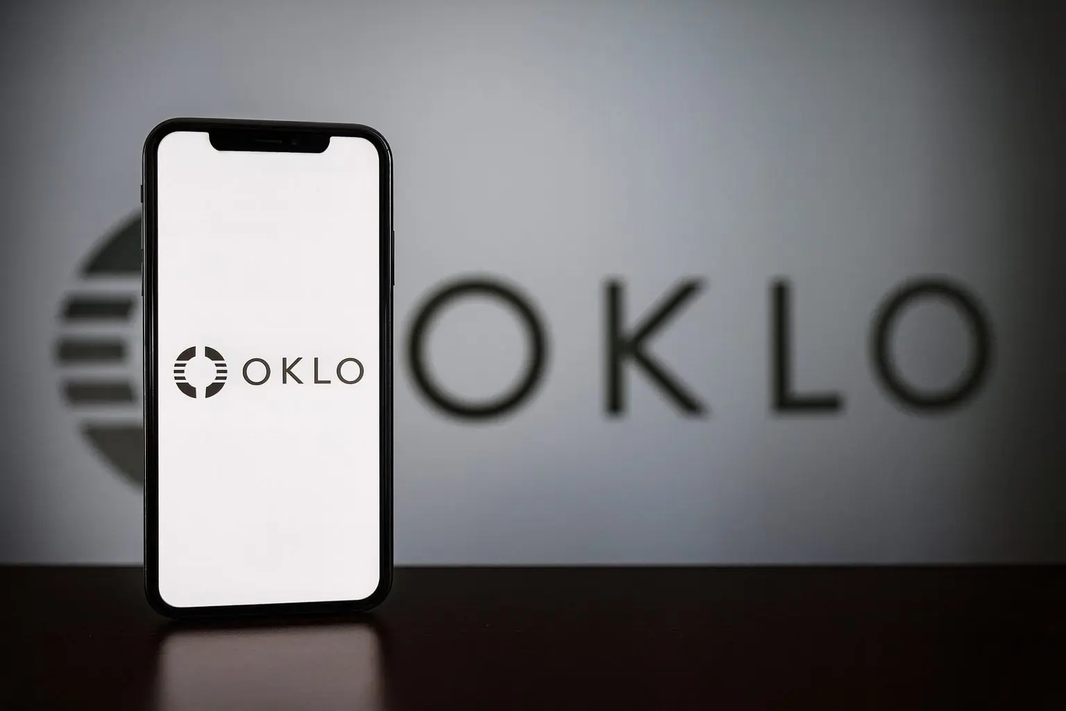 Oklo (OKLO) Stock on December 5, 2025: AI‑Fueled Nuclear Bet Faces $1.5B Dilution and Mixed Forecasts