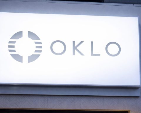 Oklo Stock (OKLO) Slips in Holiday Trading as Investors Weigh DOE Milestones, NRC Timeline, and a $1.5B ATM Program