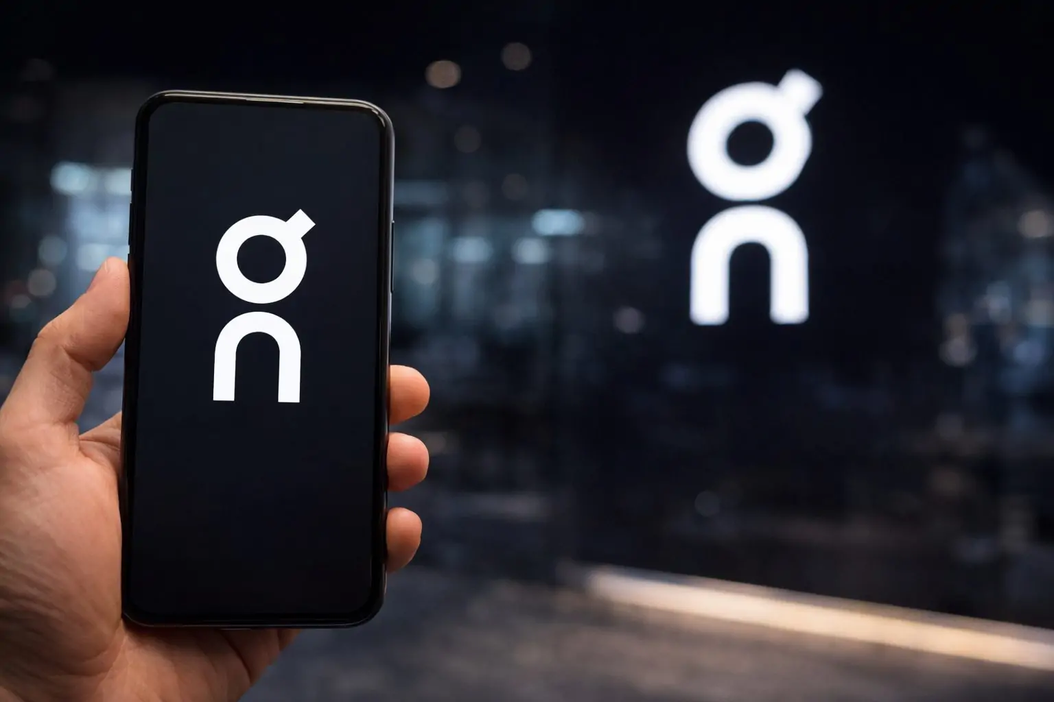 On Holding AG Stock (ONON) Slides on Christmas Eve: Today’s News, Analyst Forecasts, and the Road to 2026 (Dec. 24, 2025)