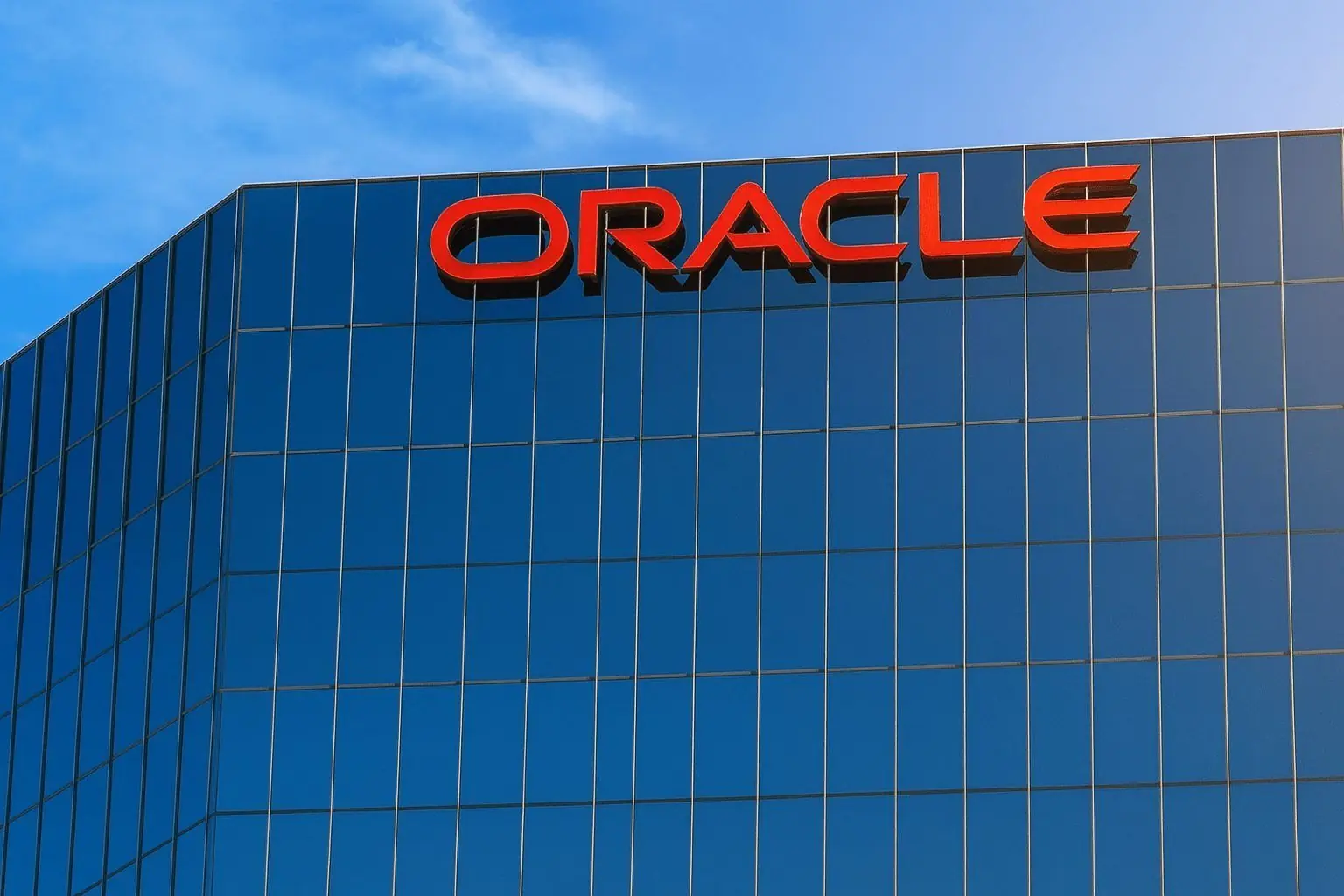 Oracle (ORCL) Stock Today: AI Cloud Backlog, Debt Warnings and What to Expect from Dec. 10 Earnings