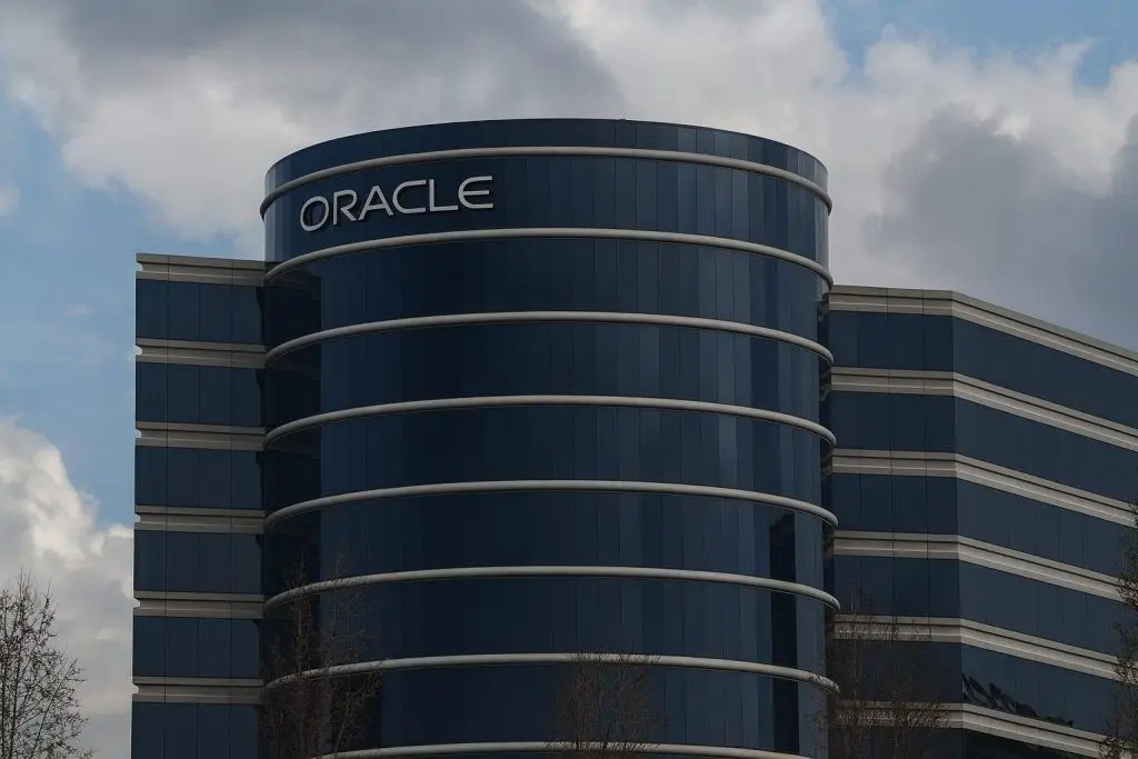 Oracle (ORCL) Stock Today: AI Cloud Boom Meets Debt Jitters Ahead of Q2 FY26 Earnings