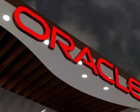 Oracle Stock Crashes 14% as Wall Street Slashes AI Price Targets