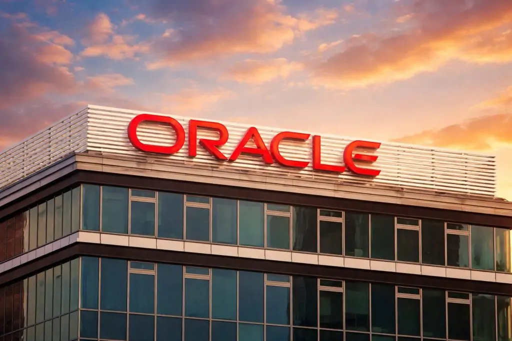Oracle Stock (ORCL) Heads Into the Final Week of 2025: AI Capex Pressure, OpenAI Exposure, Analyst Forecasts, and What to Watch Before Monday’s Open