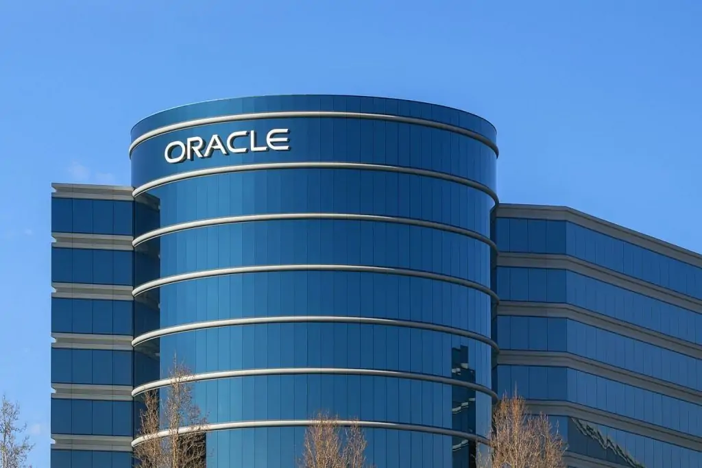 Oracle Stock (ORCL) Slides on AI Data Center Funding Jitters: Latest News, Analyst Forecasts, and Key Catalysts on Dec. 18, 2025