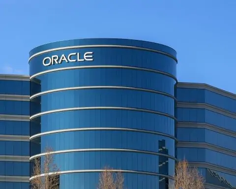 Oracle Stock (ORCL) Slides on AI Data Center Funding Jitters: Latest News, Analyst Forecasts, and Key Catalysts on Dec. 18, 2025