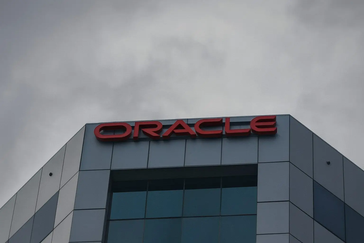 Oracle Stock (ORCL) Today: AI Backlog, Debt Jitters and Q2 FY 2026 Earnings Preview for December 9, 2025