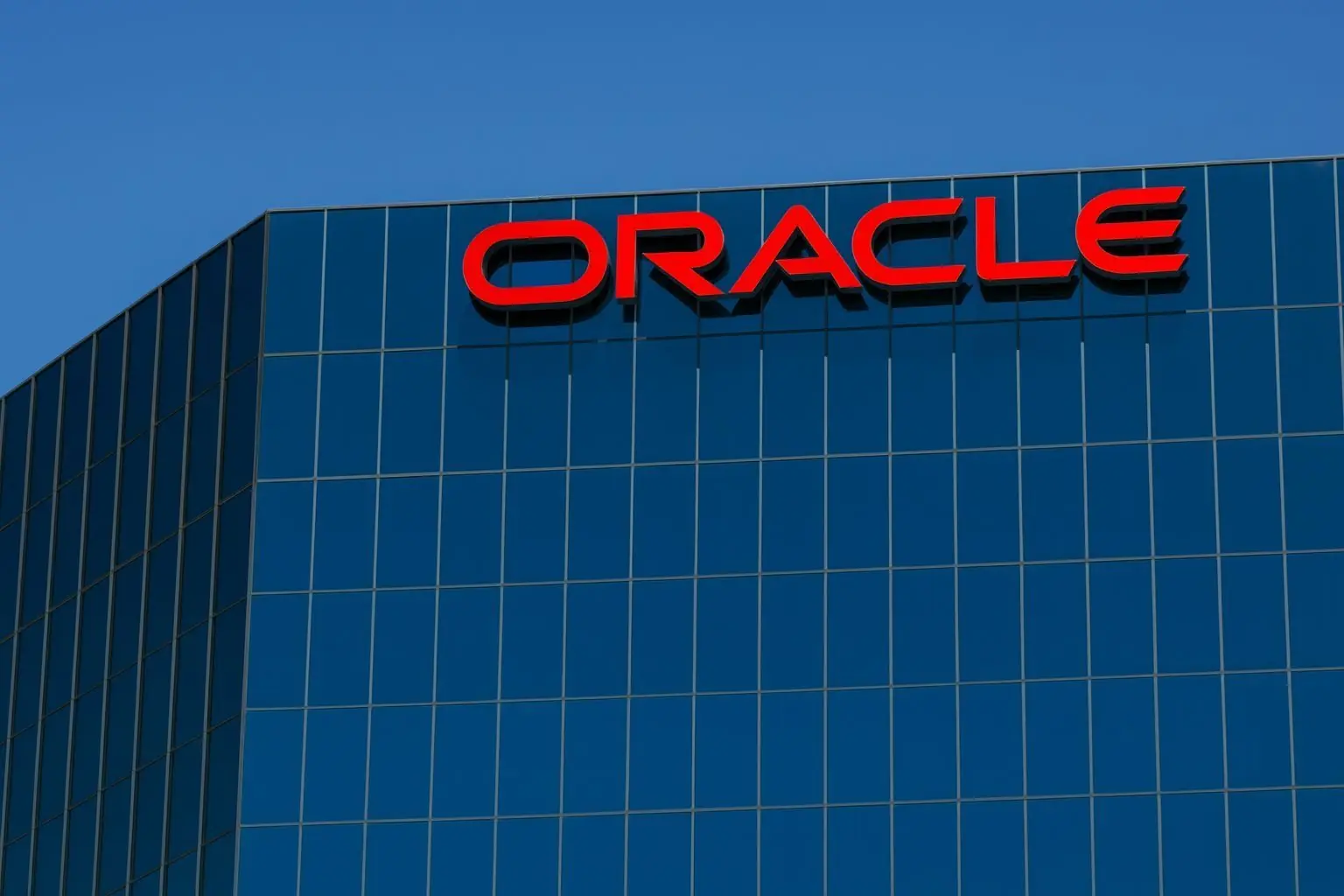 Oracle Stock Outlook December 2, 2025: AI Cloud Superstar or Overleveraged Risk Play Ahead of Q2 FY26 Earnings?