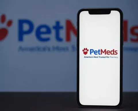 PetMed Express (PETS) Stock: $4 Takeover Proposal Sparks Surge — News, Forecasts, and Key Risks on Dec. 12, 2025