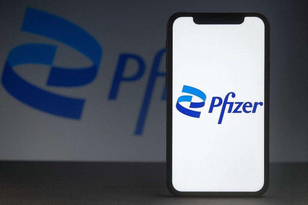 Pfizer (PFE) Stock After Hours on Dec. 12, 2025: Dividend Update, FDA “Black Box” Headline, Analyst Forecasts — What to Know Before the Next Market Open