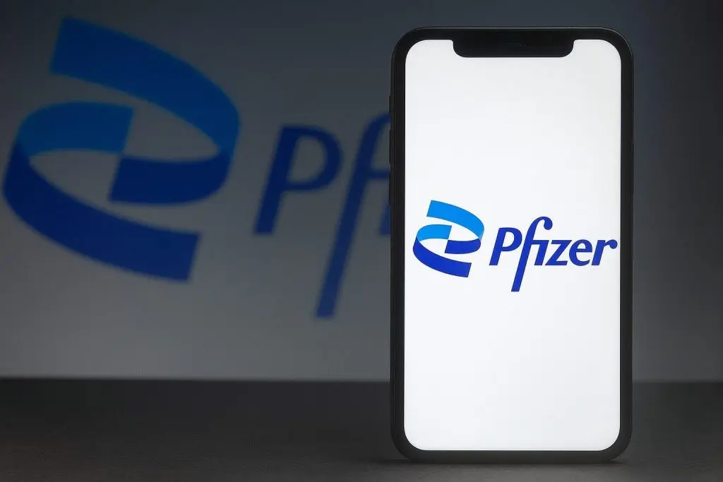 Pfizer (PFE) Stock After Hours on Dec. 12, 2025: Dividend Update, FDA “Black Box” Headline, Analyst Forecasts — What to Know Before the Next Market Open