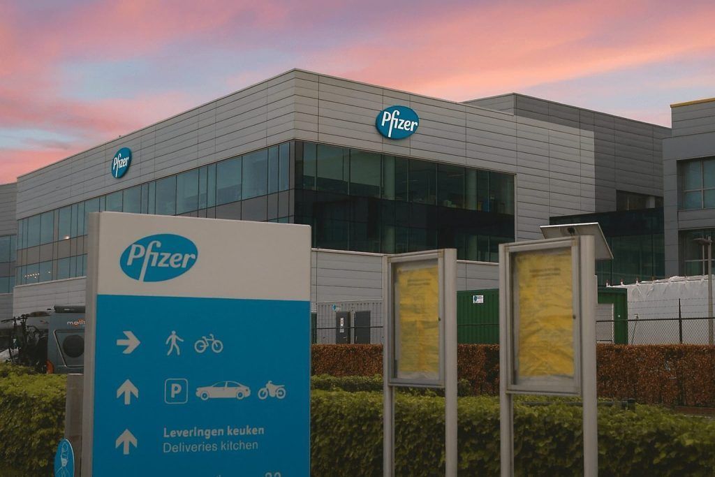 Pfizer Stock (PFE) News and Forecast for Dec. 14, 2025: Dividend, Obesity Deal, Oncology Catalysts, and What Analysts Expect Next