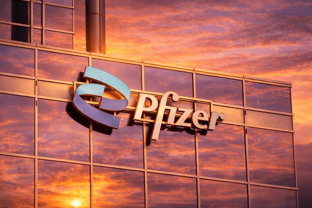 Pfizer Stock (PFE) Update Dec. 23, 2025: Hympavzi Safety Alert, 2026 Guidance, Dividend, and What Analysts Are Watching