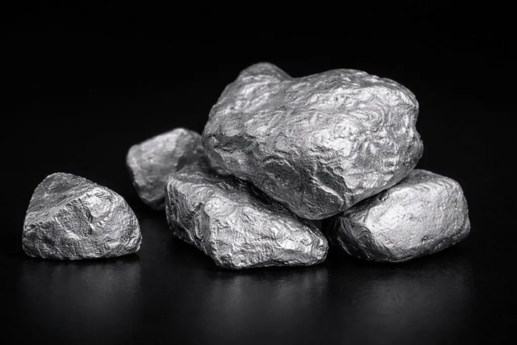 Prix de l&rsquo;argent aujourd&rsquo;hui : l&rsquo;argent au comptant atteint un nouveau record près de 79 $ alors que les paris sur une baisse des taux de la Fed et l&rsquo;offre limitée dopent le rallye