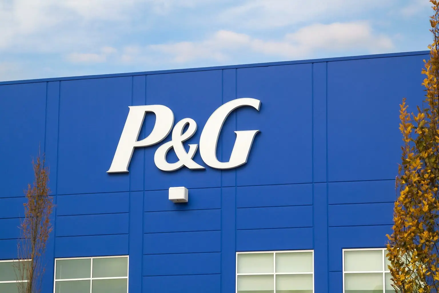 Procter & Gamble (PG) Stock Today: Dividend King Near 52‑Week Lows as Legal Risks and Tariff Costs Weigh on 2026 Outlook (December 9, 2025)