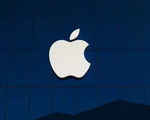 Prognozy dla akcji Apple po dużej sprzedaży Buffetta, rzadkich zwolnieniach i nowych inwestycjach w AI: czy warto kupić AAPL na 2026 rok?