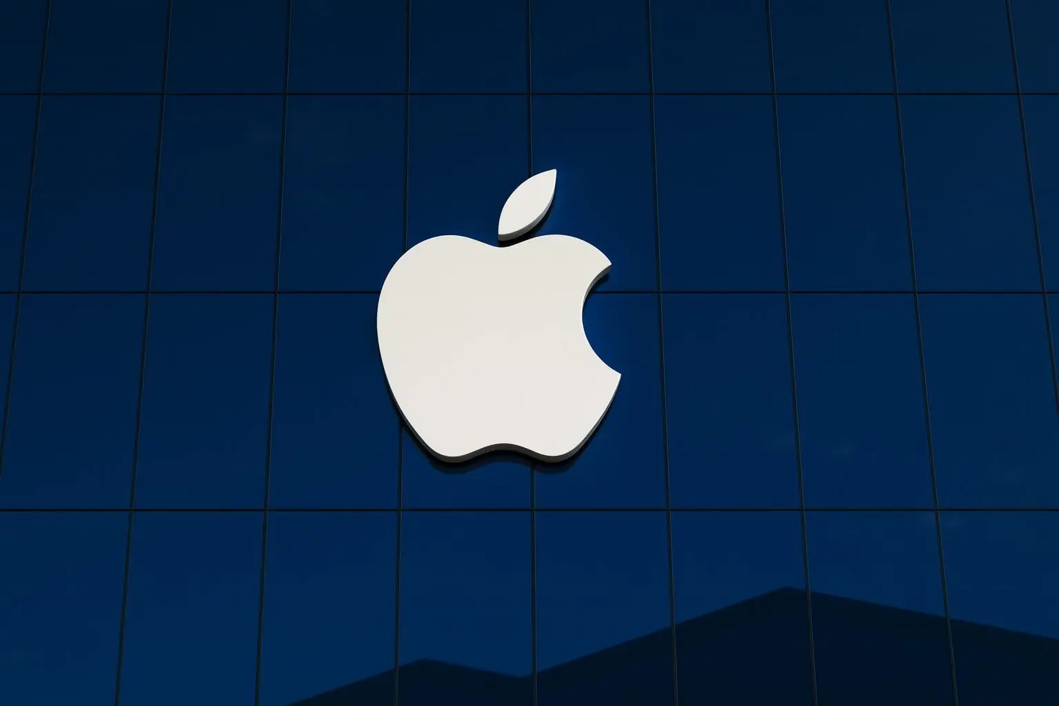 Prognozy dla akcji Apple po dużej sprzedaży Buffetta, rzadkich zwolnieniach i nowych inwestycjach w AI: czy warto kupić AAPL na 2026 rok?