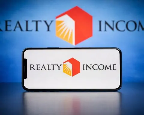 Realty Income (O) Stock Update: Monthly Dividend REIT Faces Year-End Rates Test as Wall Street Eyes Next Session