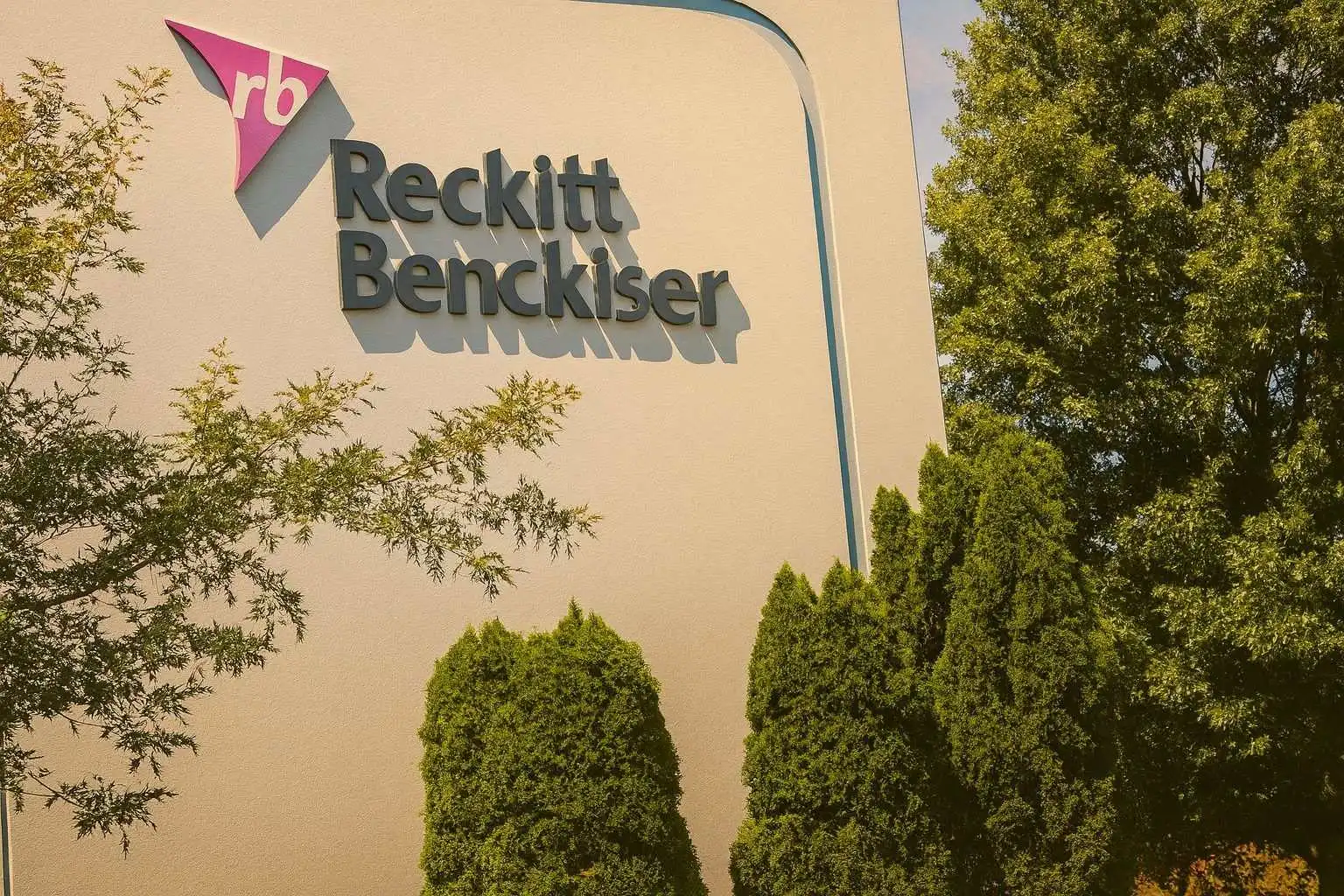 Reckitt Benckiser (LSE: RKT) Stock: This Week’s Move, Fresh News, and the Week-Ahead Catalysts (Updated 14 December 2025)