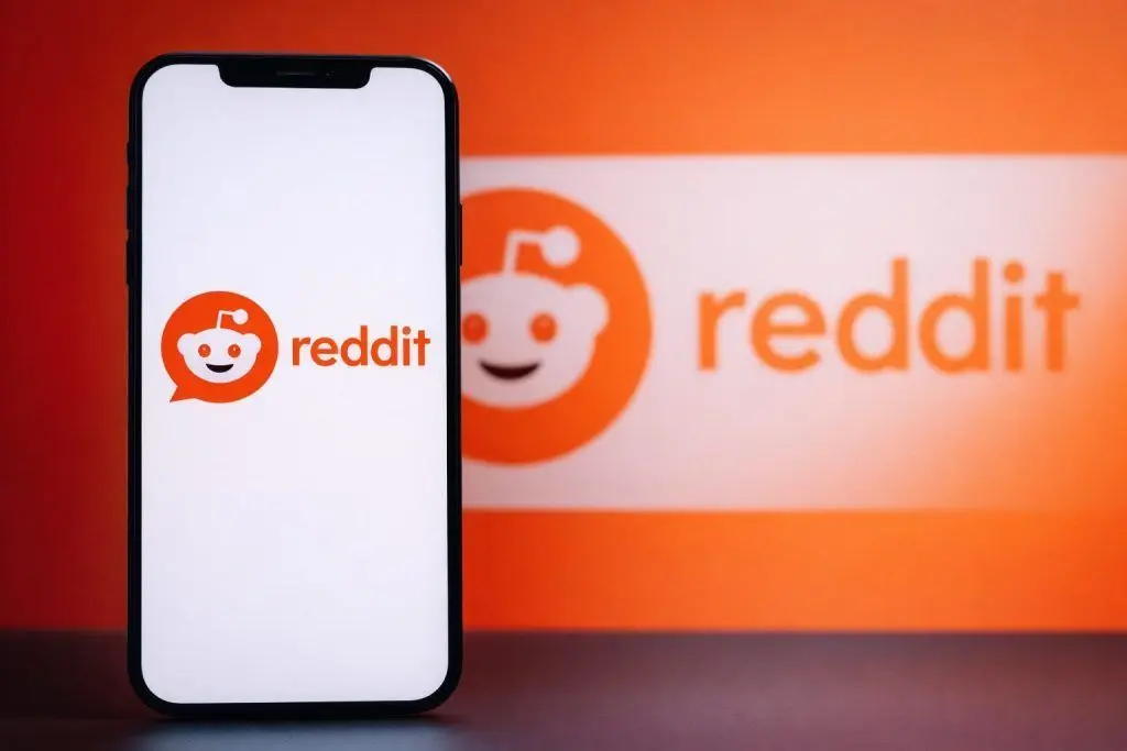 Reddit (RDDT) Stock News & Forecast (Dec. 20, 2025): Insider Sales, Analyst Targets, and the 2026 Outlook