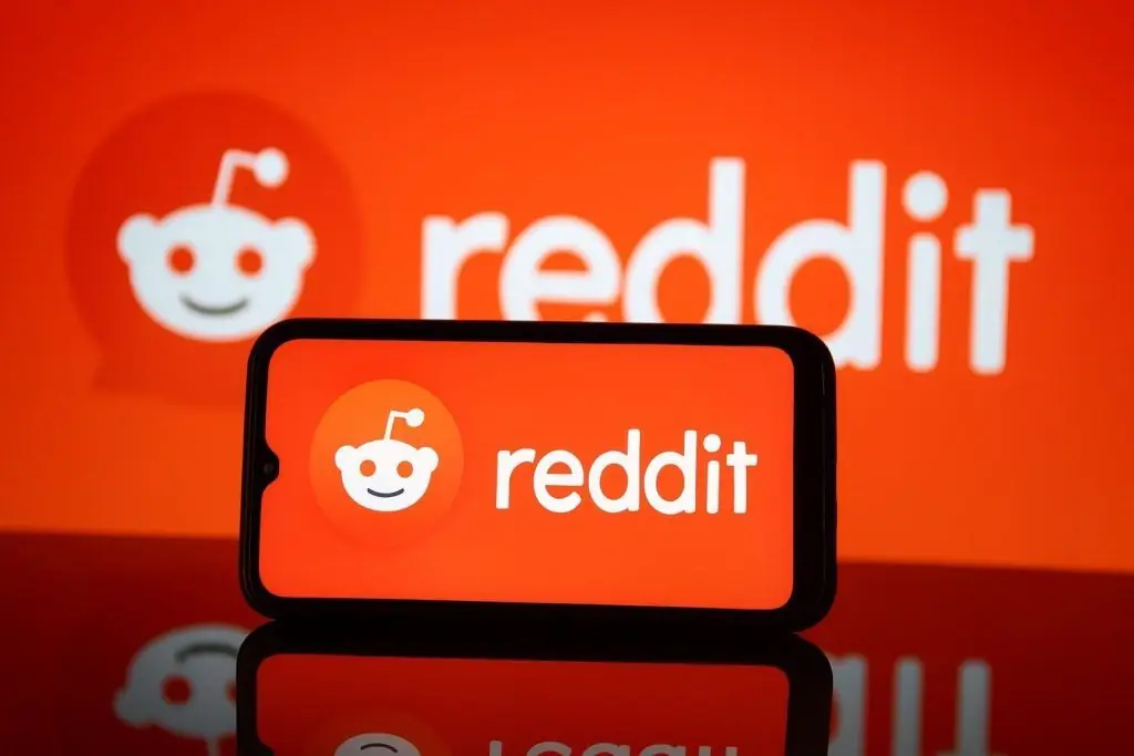 Reddit (RDDT) Stock Outlook on December 6, 2025: Can the Rally Run After a 450% Post‑IPO Surge?