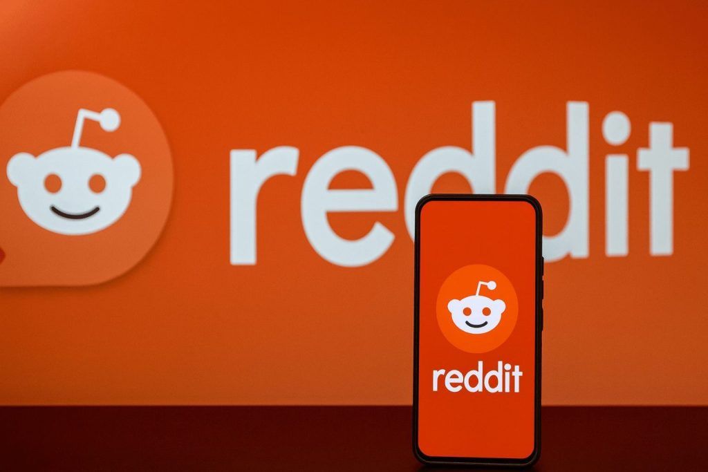 Reddit Stock (RDDT) After Hours on Dec. 15, 2025: Key News, Analyst Forecasts, and What to Watch Before Tuesday’s Open