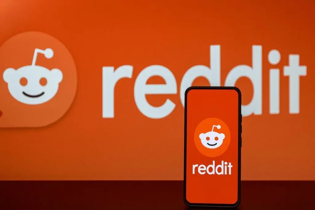 Reddit Stock (RDDT) After Hours on Dec. 15, 2025: Key News, Analyst Forecasts, and What to Watch Before Tuesday’s Open