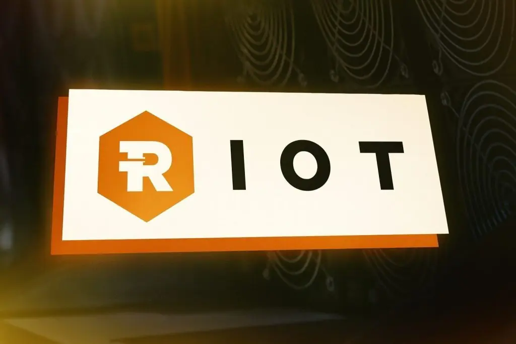 RIOT stock jumps after Riot Platforms names new CFO and ties bonuses to data-center deals