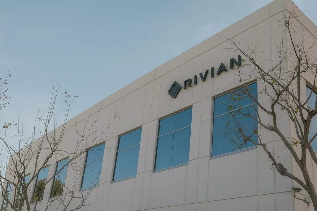 Rivian Stock (RIVN) on December 1, 2025: Insider Selling, AI Day Buzz and 2025–2030 Forecasts