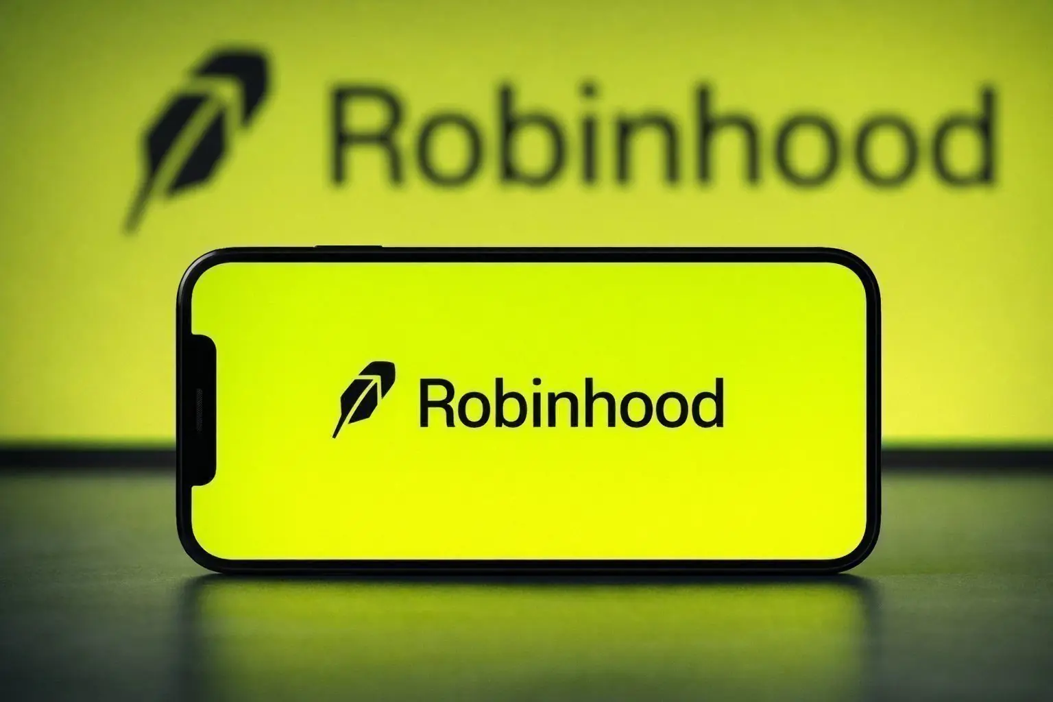 Robinhood stock slips into year-end after December trading snapshot; Barclays flags Q4 risk