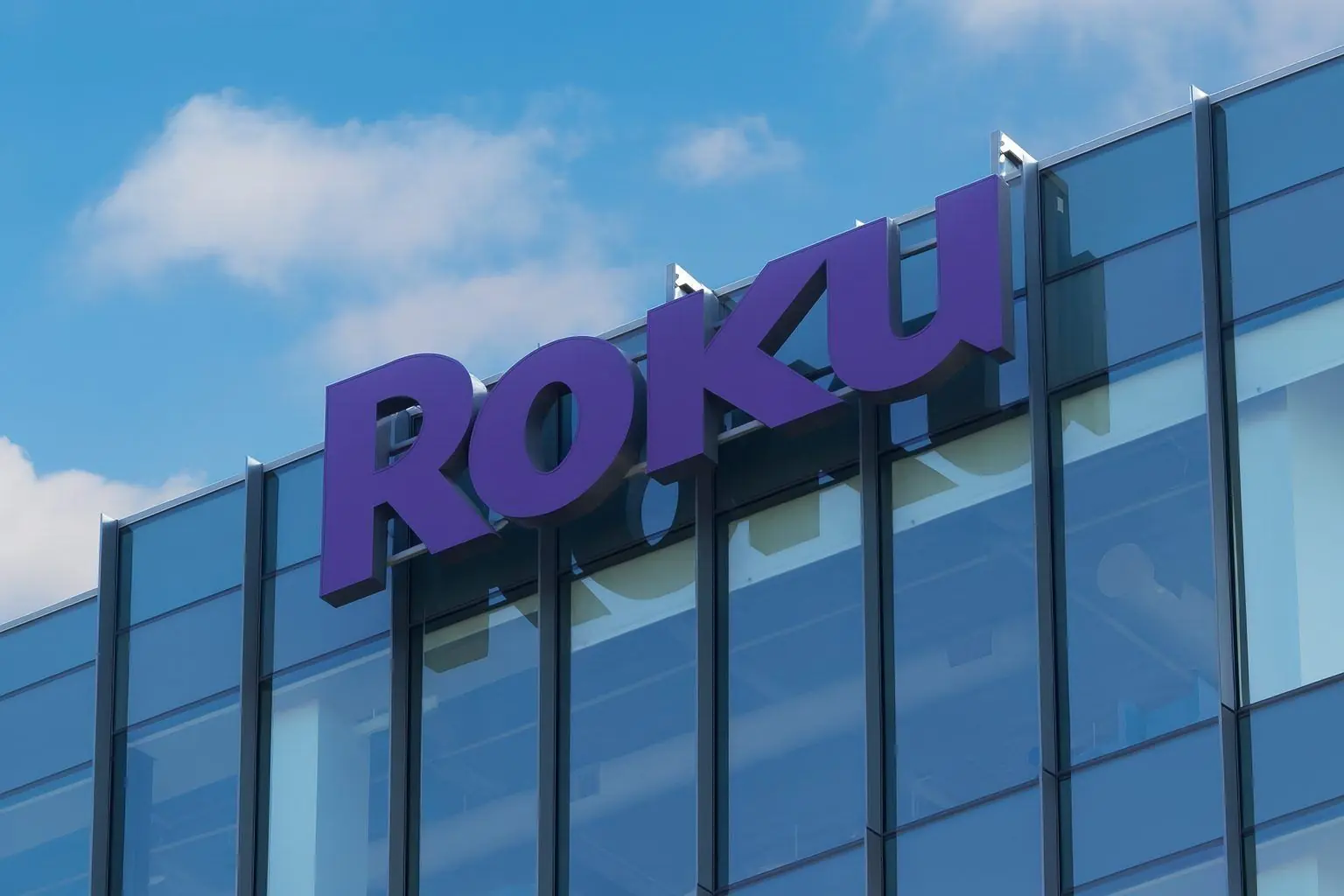 Roku Stock Surges on Netflix–Warner Bros Deal: Is ROKU a Buy After the December 5 Rally?