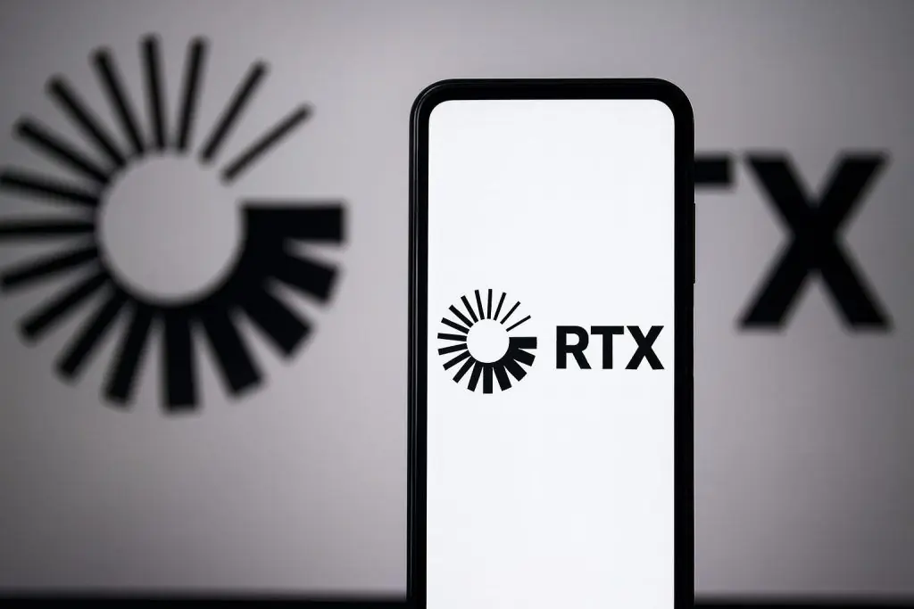 RTX Stock Outlook for December 6, 2025: F‑35 Engine Deal, AWS Space Partnership and What Wall Street Expects Next