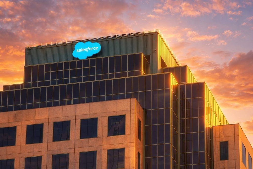 Salesforce Stock News: CRM Holds Near $266 as AI Agentforce Momentum Meets New Reliability Questions