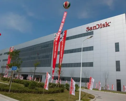 SanDisk Stock (SNDK) on December 8, 2025: JPMorgan Neutral, Susquehanna to $300 as AI Flash Leader Cools After Huge Rally